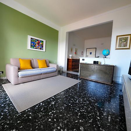 Appartamento Con Parcheggio Vicino Alla Stazione E Centro ลาสเปเซีย ภายนอก รูปภาพ